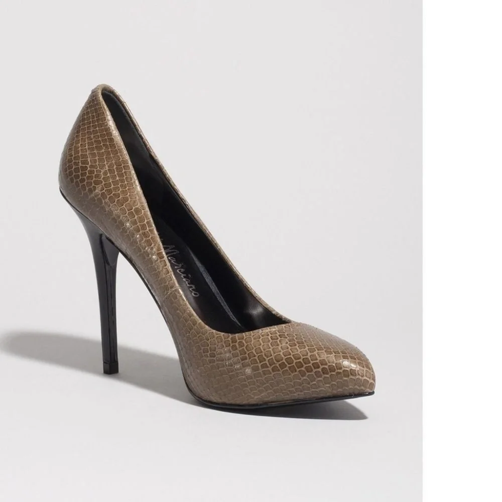 NEW GUESS BY MARCIANO FLORENCE SNAKE PRINT PUMPS